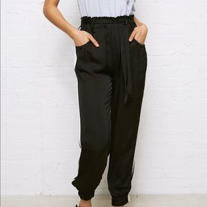 AE Don’t ask why paperbag pant